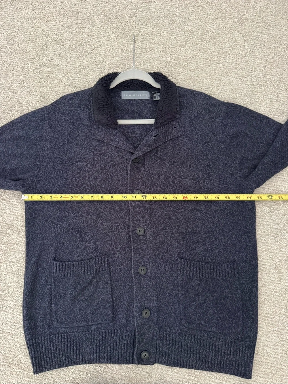 Oscar De La Renta Mens Button Down Faux Fur Collar Sweater Blue Gray Size Large